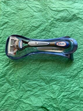 Gillette Fusion Men’s Razor - Blue and Silver
